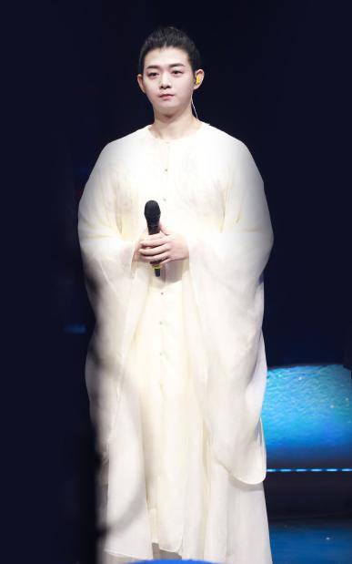 七台跨年晚会最全亮点：顶流都在湖南东方卫视，江苏卫视发话全程真唱（最新发布）