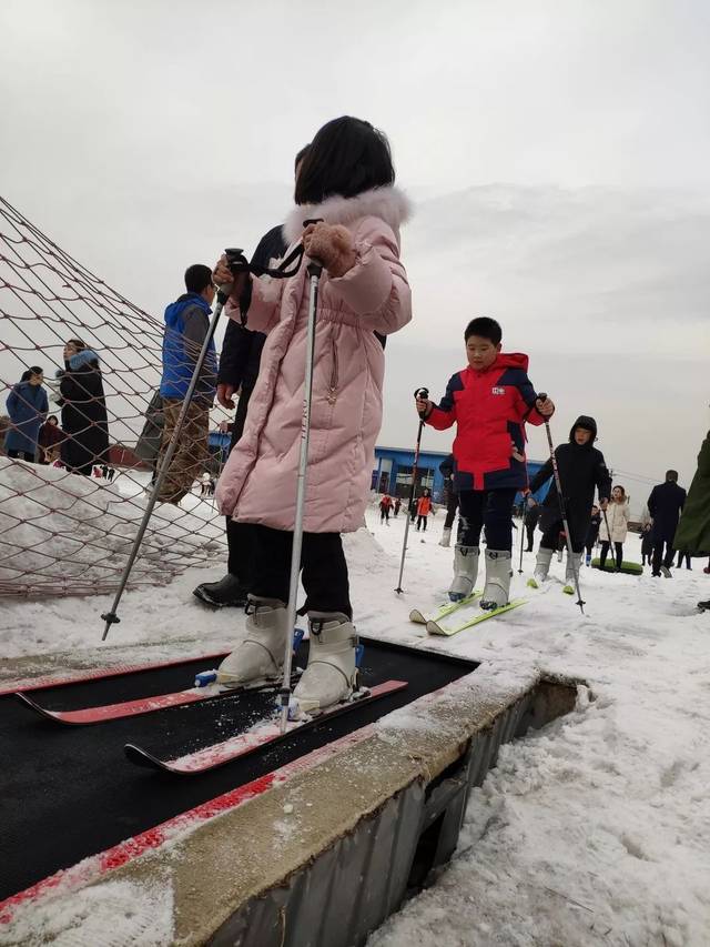 灵石滑雪场图片