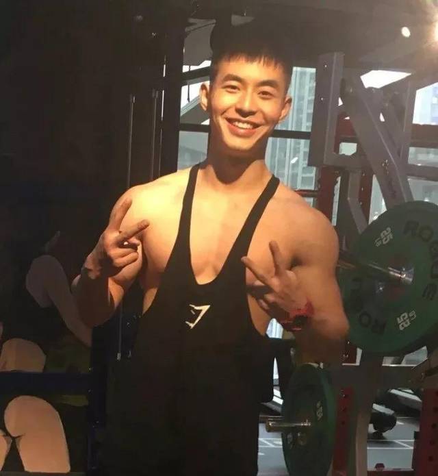 兵哥变身健身模特,他是如何成为"万人迷"的?