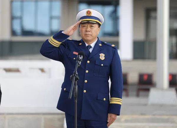 森林消防局徐平局长,云南省人民政府和良辉副省长出席仪式并讲话,共同