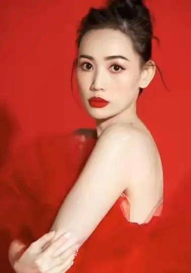 马蓉出道成功,晒2020最新写真,点赞了称赞她像王菲的评论_手机搜狐网