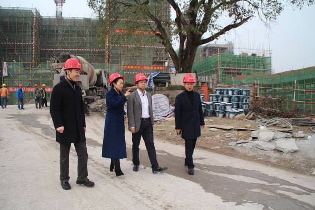 南岸区人民政府副区长刘永华一行检查指导长生桥中学安全稳定工作