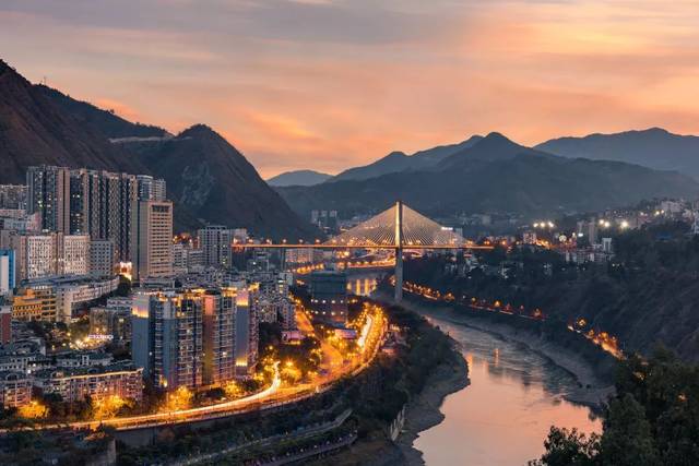 是四川通往南亚,东南亚的最近点