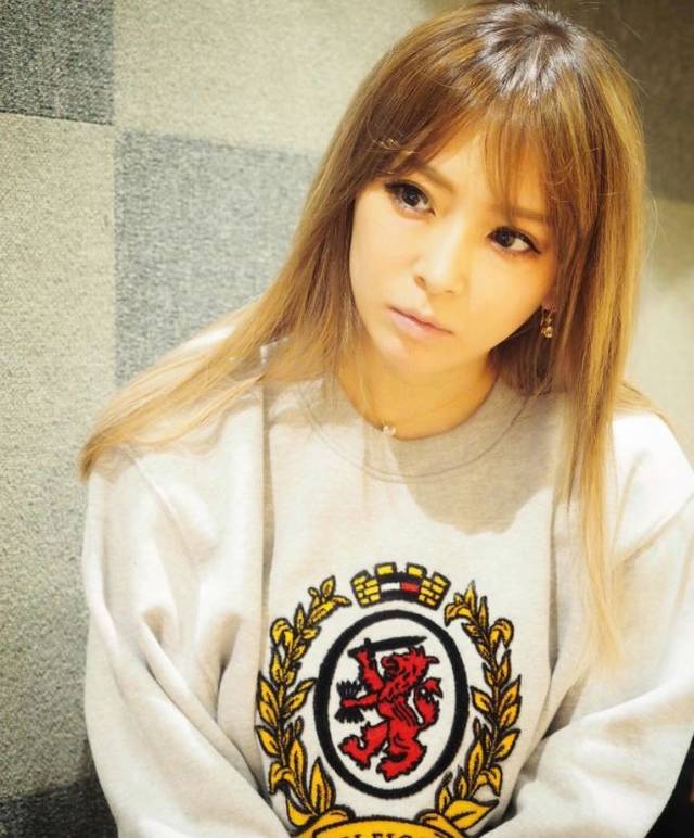 41岁日本滨崎步突然宣布生子,天后的人生如此传奇