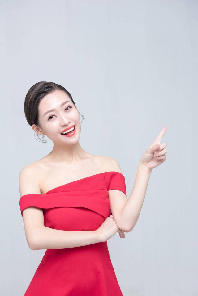 嘉佳卡通卫视主持人珊瑚姐姐将任四季星城2020荣耀盛典主持人