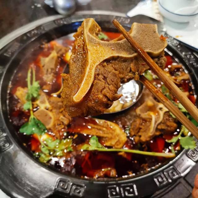 78元抢购4斤牛脖骨5人套餐(含锅底油碟和底菜),吃货速来集结!