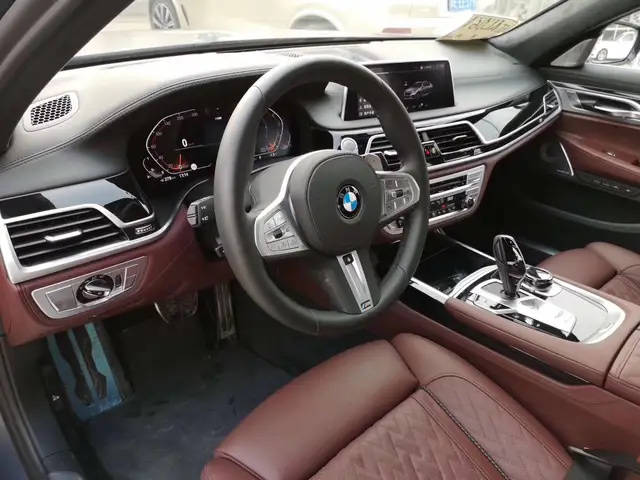 2020款宝马740li行政m运动版,个性定制真皮内饰,简直太豪华了!