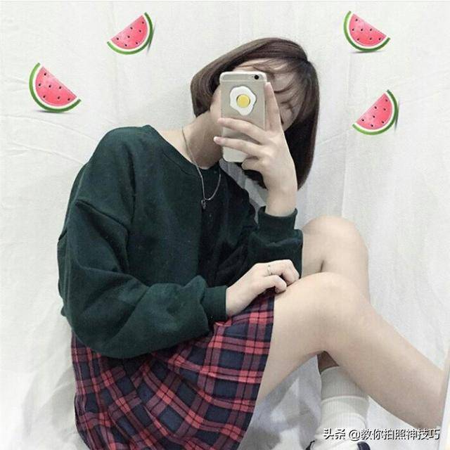 女生手机对镜子自拍攻略,再也不用为凹造型头疼了