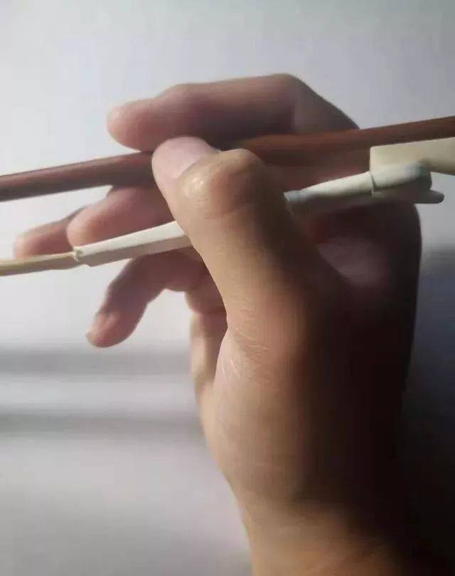 二胡基础课(讲义)——右手持弓法则与外弦运弓