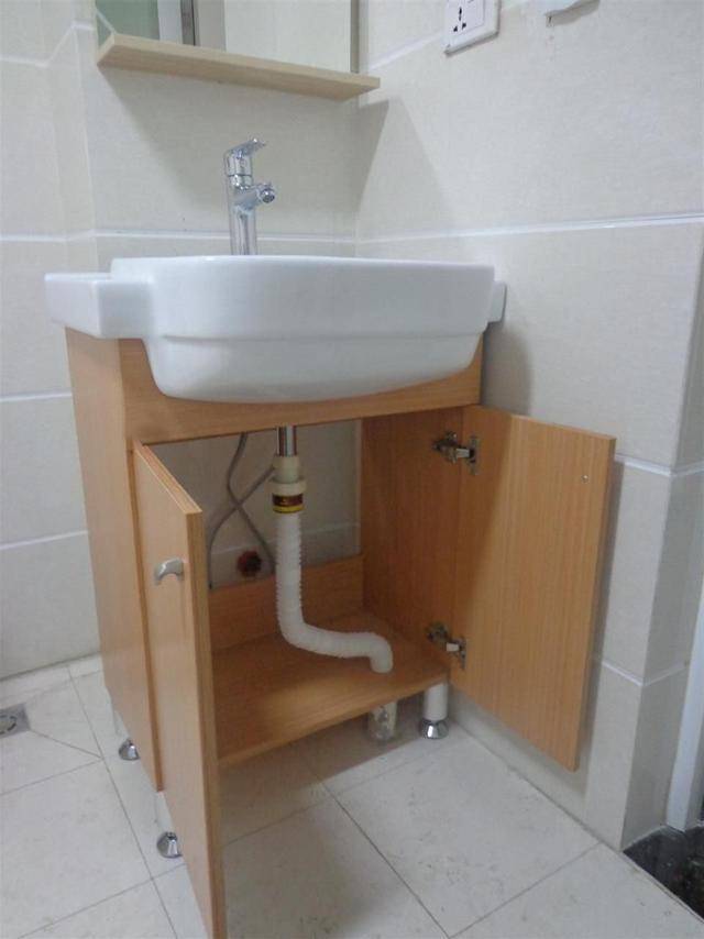 原创排水走地 悬空柜,丑就算了还难清洁,花点钱改造一下实用又省心