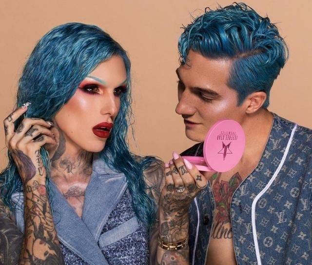 美妆帝国大佬J姐与五年男友分手!濒临破产时陪