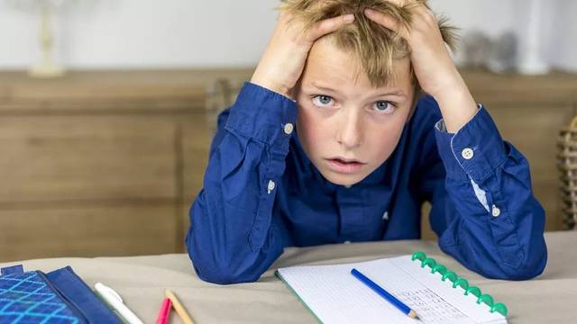 是儿童期常见的一类心理障碍,表现为与年龄和发育水平不相称的注意力