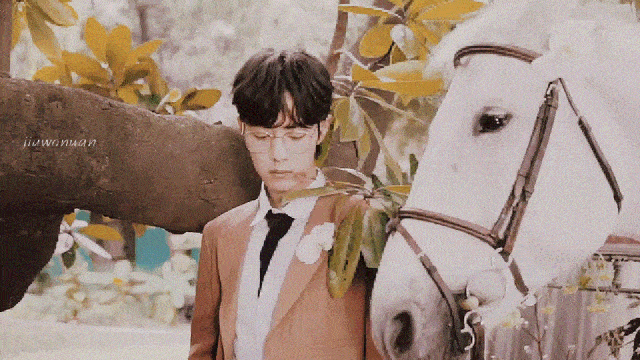 [消息]肖战《时尚芭莎》拍摄花絮再公开 少年白马岁月静好