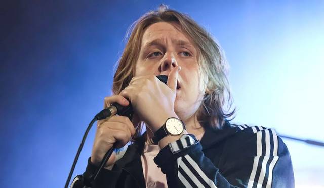 lewis capaldi | 所谓"双面娇娃",说的就是这个快乐大男孩.