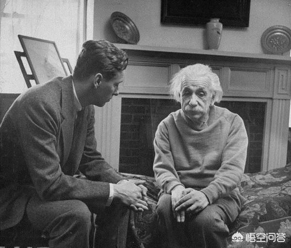 爱因斯坦与别人的合照图片