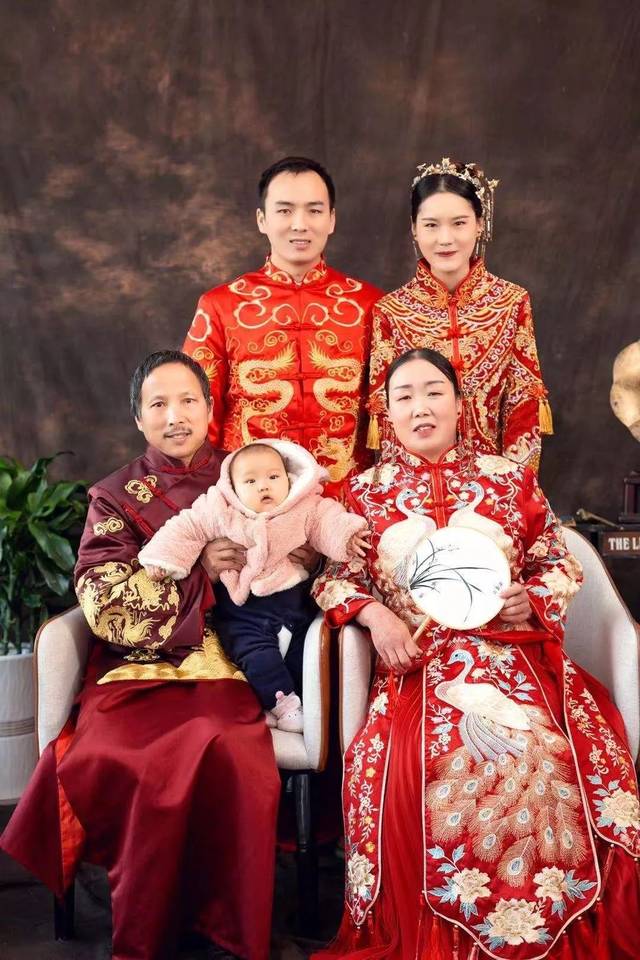 全家福投票开始啦!快来给"最具幸福感家庭"投票吧!