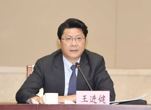 聚焦| 市委常委会召开第108次(扩大)会议_手机搜狐网