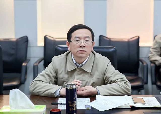 公司领导刘辉,贺建华,詹明,尹守军,刘世洪及各单位党政负责人参加会议