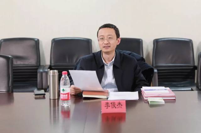 海淀区常务副区长李俊杰到海淀统计局队调研