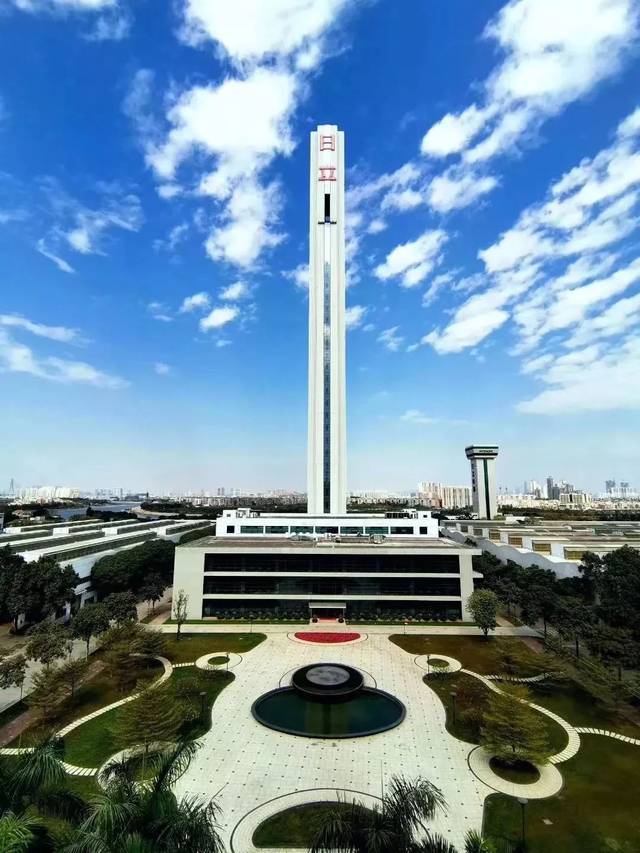 全球最高h1tower电梯试验塔落成大石