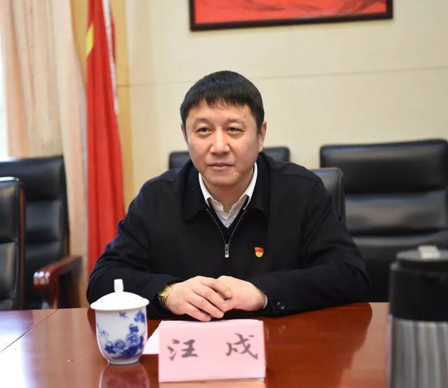 我局领导会同华润置地公司负责同志慰问市行政中心执勤民警和安保人员