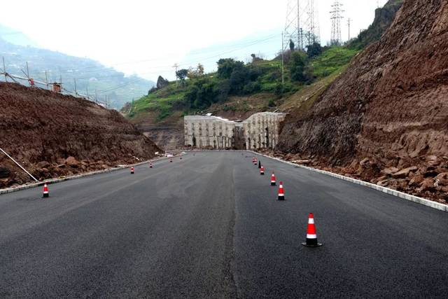 好消息!市民进出百安坝片区又多了一条通道,长星一路临时双向初步通车