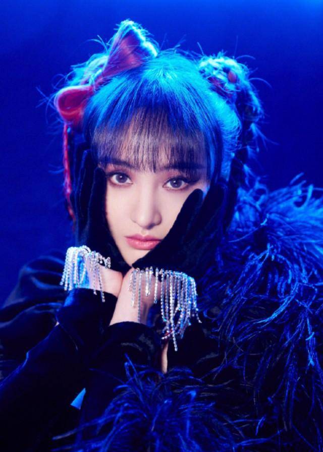 原创郑爽暗黑小魔女,魅惑性感十足