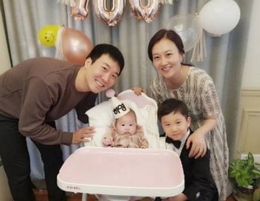 都庆完张润贞夫妇秀恩爱 神仙儿子超爱妈妈 女方被生母坑光家产_手机