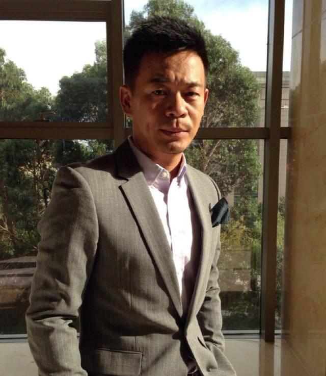 还记得多次上春晚的孙浩吗多年不见成这样张嘉译都捧不红他