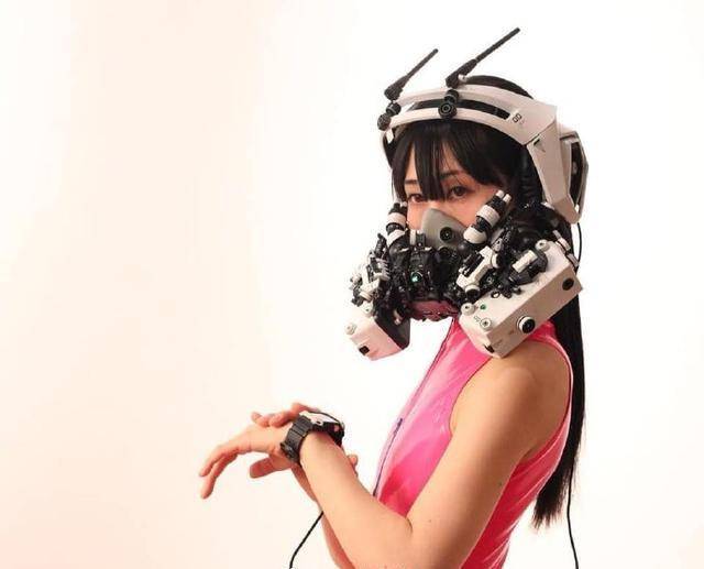 如果现在戴机甲口罩上街会怎么样呢?