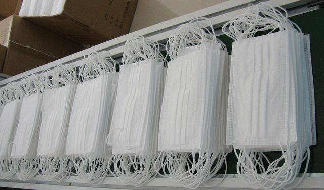 中国医疗耗材之都河南长垣:日产口罩165.7万只,为疫情亏钱生产