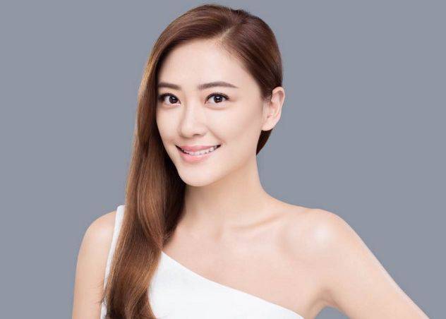 想改回中国籍的4位明星:李连杰被拒3次,而他被