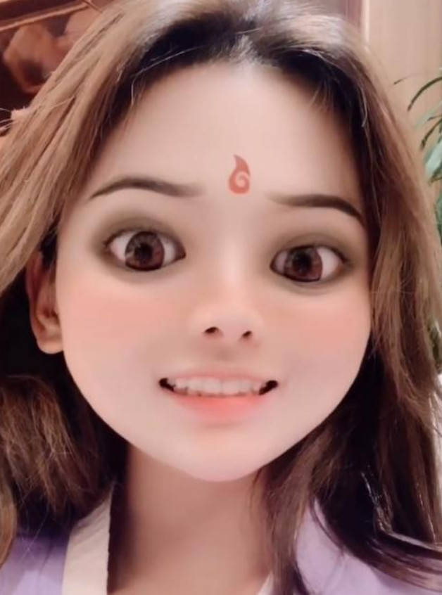 杨超越晒自拍美照,"哪吒"特效神还原,网友:底子太好了!