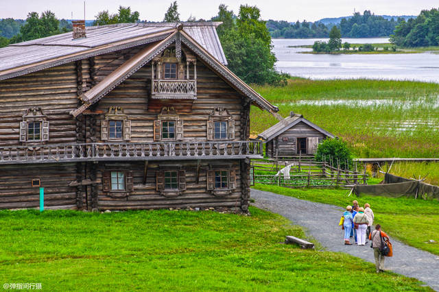 俄罗斯鲜有人知的小岛，岛上全是木建筑，历经300年依旧美轮美奂_手机搜狐网