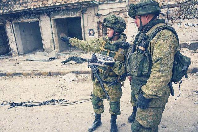 图为叙利亚境内的俄军士兵