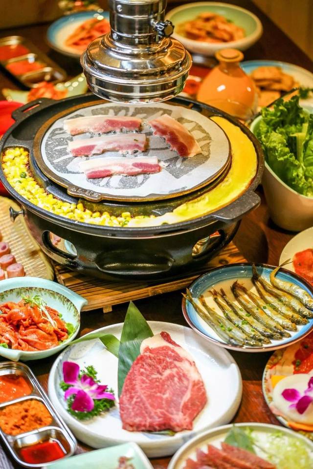 又是想吃热干面烧麦豆皮火锅烤肉的一天