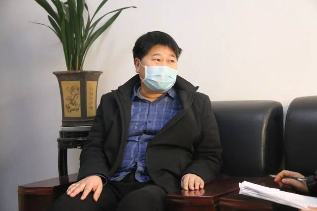 记者张欣专访市教体局局长余金喜和市文广局局长张伏生