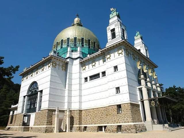 教堂位于维也纳彭青的山坡上,建造时间1903-1907年,奥托·瓦格纳设计