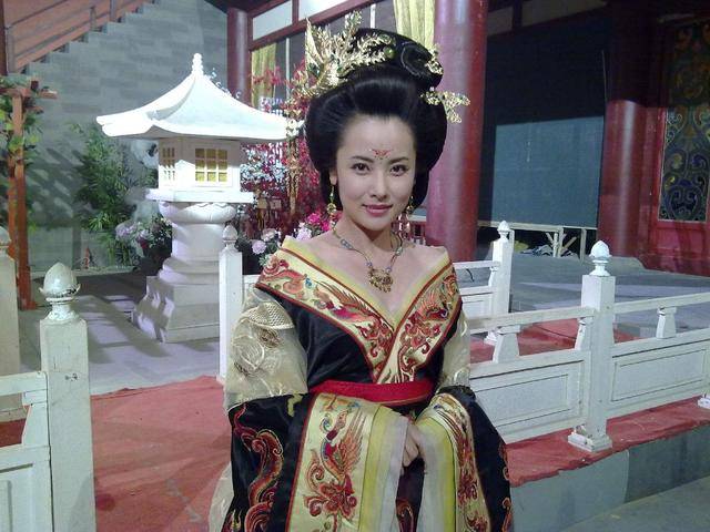 唐中宗复位后为何不杀武则天帮凶武三思反鼓励皇后与他私通