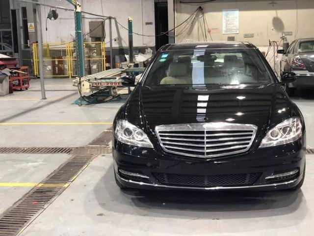 w221的重生之路 让一辆鹰眼奔驰s亮丽如新需要几步?