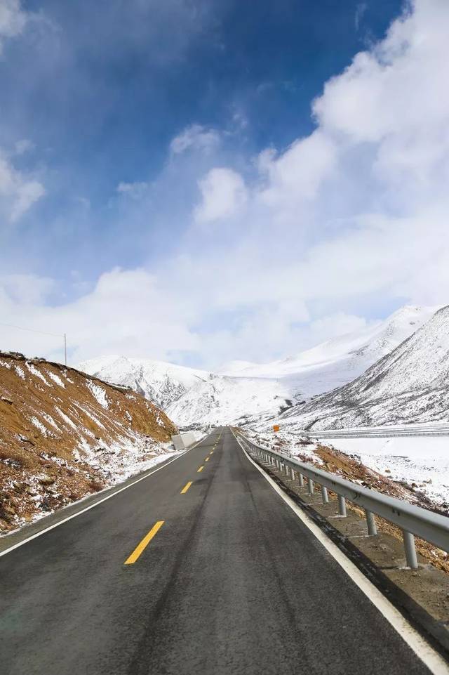 中国十大最美公路,穿山跨湖,盘山迷宫,腾云驾雾…惊险又绝美!