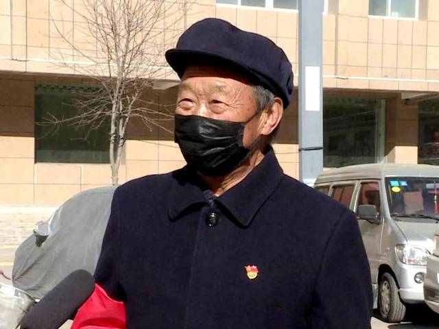 以微光映大爱战疫中的那些普通人