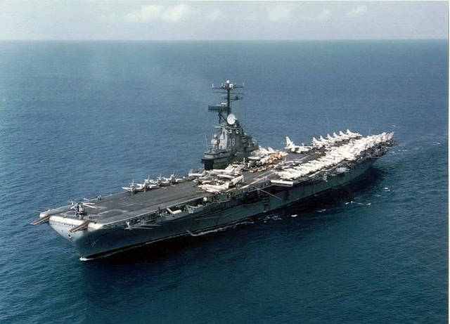 与重型巡洋舰关岛号和驱逐舰哈里·哈伯德号一起离开诺福克前往太平洋