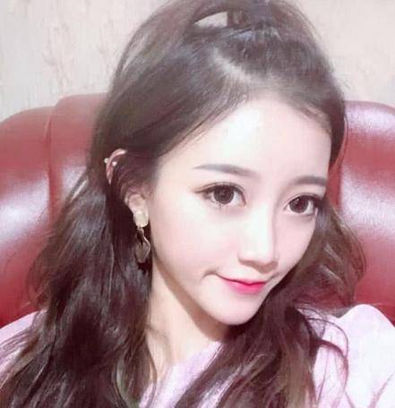 19年快手四大女神网红:1人高颜值,2人能赚钱,1人背景强大