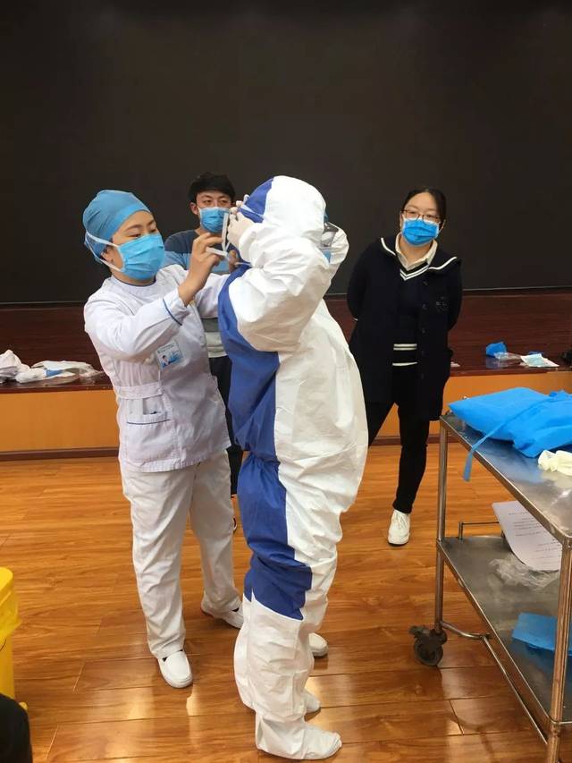 关于武警河南总队医院黄牛随时帮患者挂号的信息