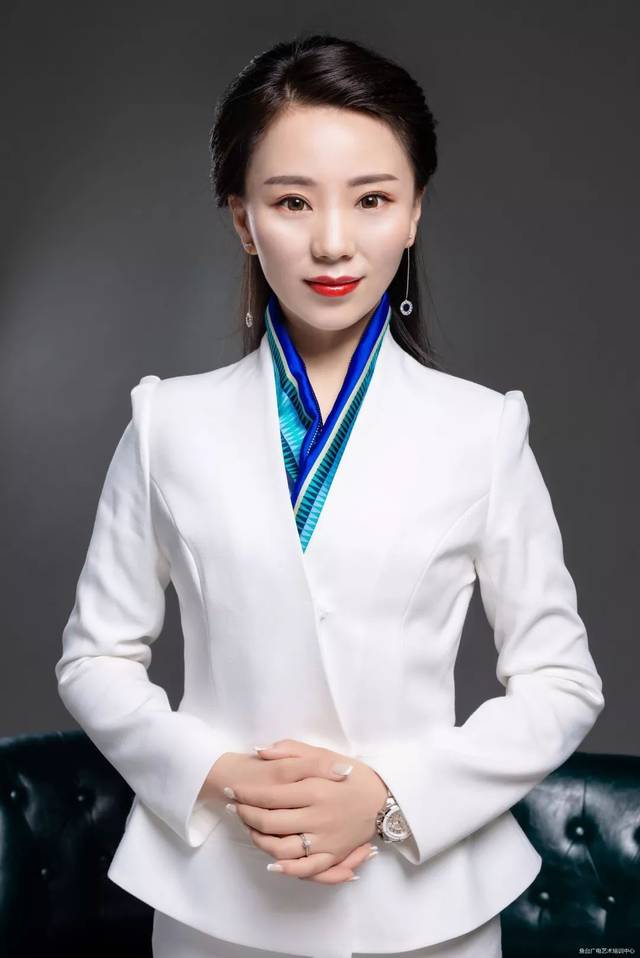 为武汉加油|| 鱼台融媒主播李莉——朗诵《静等花开》