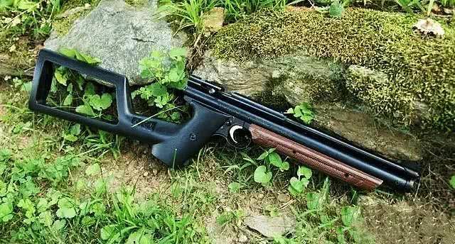 无声利器 曾经以大威力 高精度 而在西方享誉一时的两款气动手枪