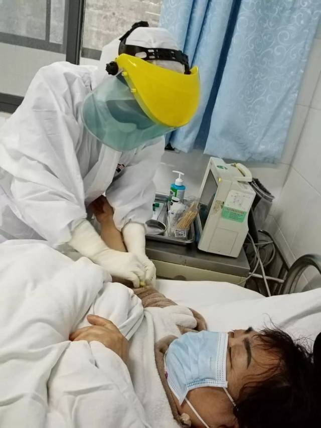 女子死亡抢救o效图片