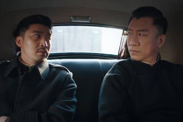 《新世界》小耳朵与连虎,成鲜明对比,戏外黄澄澄与他对话更有趣_手机