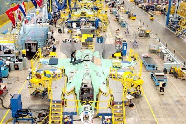 原创产能比歼20强10倍?全球订单已超千架,美军f35生产线热火朝天